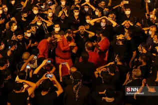 مراسم خیمه سوزان عاشورا در میدان امام حسین (ع)