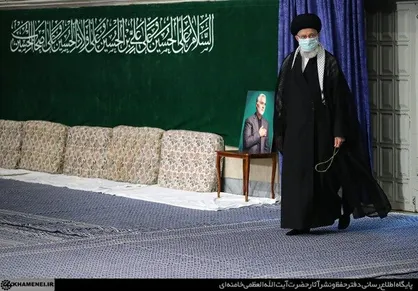 اولین شب مراسم عزاداری امام حسین (ع) با حضور رهبر انقلاب برگزار شد