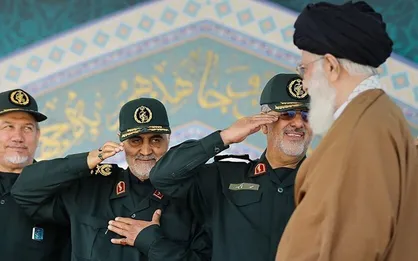 مجموعه بیانات و توصیفات رهبرانقلاب درباره سپهبد حاج قاسم سلیمانی