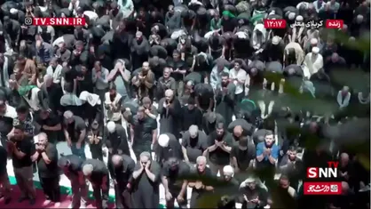 اقامه نماز ظهر در حرم حضرت ابالفضل (ع) در روز اربعین حسینی