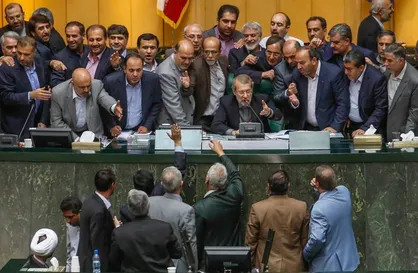 نگاهی کوتاه و تحلیلی به مجلس دهم و مجلس پیش رو