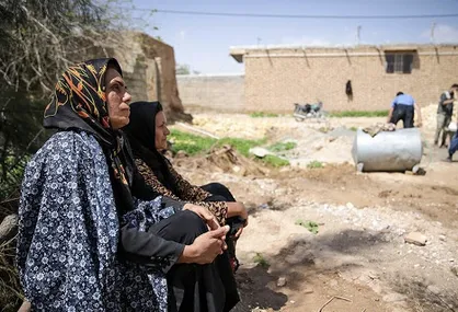 خواهران جهادگر مجتمع آموزش عالی میناب کمک&zwnj;های نقدی را بین نیازمندان توزیع کردند