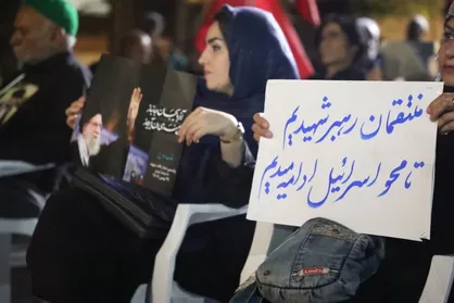 صد و بیست و هشت روز ایستادگی؛ تجلی شکوه &laquo;قومس&raquo; در امتداد خیابان+فیلم