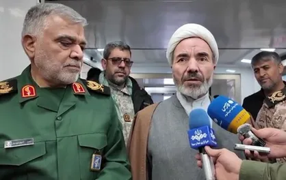 بازدید مسئول نمایندگی ولی فقیه در نیروی زمینی سپاه از بیمارستان سیار صحرایی امام حسین (ع) + فیلم