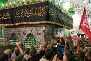 تشییع پیکر سرتیپ دوم خلبان شهید مجید کاظمی در حرم شاهچراغ (ع)