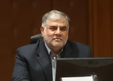 مومنی حکم شهردار قم را ابلاغ کرد/عظیمی یک شنبه به قم می‌آید