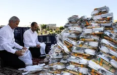 توزیع ۱۰۰ بسته افطاری در بین نیازمندان از سوی جامعه اسلامی دانشجویان دانشگاه فرهنگیان آذربایجان شرقی