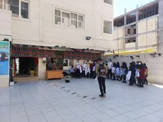 جمعی از دانشجویان دانشکده علوم پزشکی لارستان در اعتراض مشکلات صنفی تجمع کردند