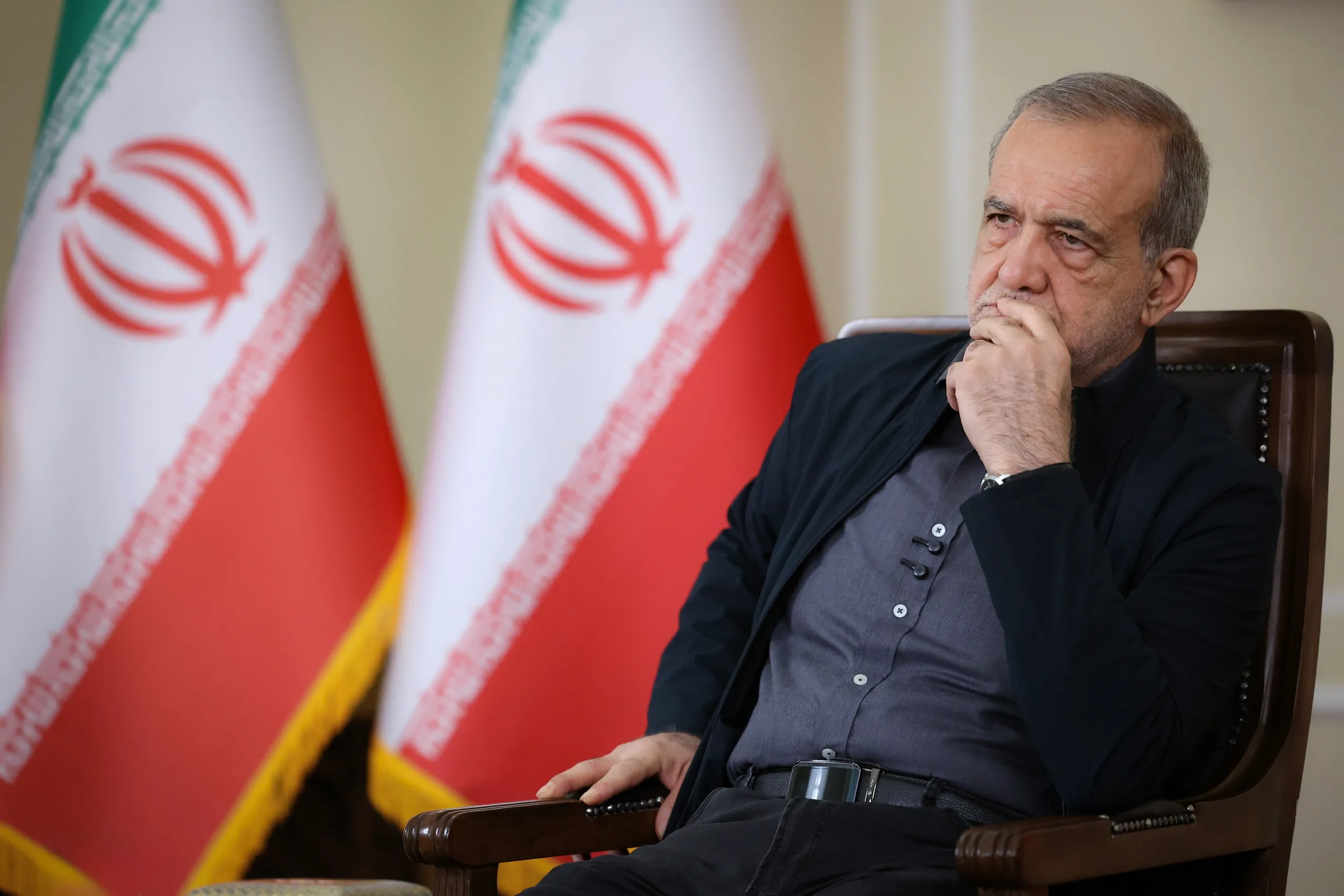پزشکیان: اکثر فرماندهان شهید ما هیچ دارایی‌ای نداشتند/ دشمن با هر نماد توانمندی و خلاقیت ما مشکل دارد + فیلم