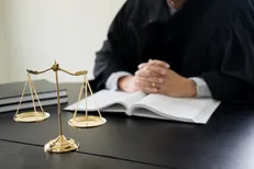 اظهارات ضد و نقیض از آمار وکلا / نبود شفافیت در بازار خدمات حقوقی