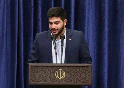 نماینده بسیج دانشجویی: سازش با امثال ترامپ جز ذلت در پی ندارد + فیلم کامل