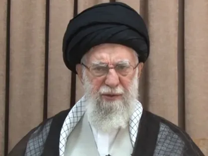 اگر دشمن حس کند از او می&zwnj;ترسید گریبان شما را رها نخواهد کرد