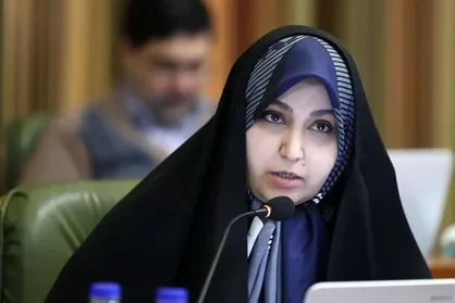 شهرداری نسبت به مکاتبات اعضای شورا پاسخگو باشد/ بیمه تکمیلی رانندگان تاکسی تمدید نشده است
