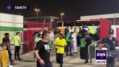 ورود هوداران به ورزشگاه الراشد دوبی