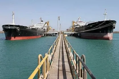 غواصان ارتش جلوی قطع اینترنت در خارگ را گرفتند/  نگاهی  به چالش های قطع اینترنت در مهم ترین هاب نفتی کشور  + جزییات