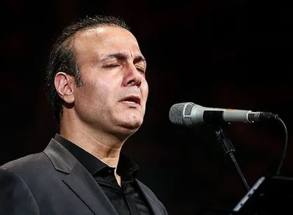 دیدن روی آقای خواننده با چشمان مسلح/
از همخوانی &laquo;با من بخوان&raquo; تا &laquo;خیال خوش&raquo; غرق کردن کوه غم در تنهایی + فیلم