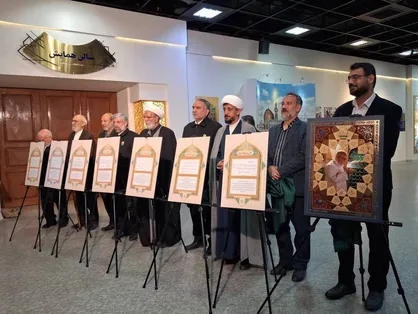 ۷ مرقومه رهبر شهید در غبارروبی&zwnj;های مضجع منور رضوی رونمایی شد