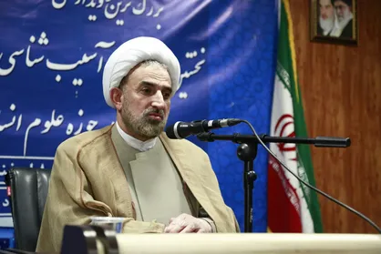 مجلس باید در حوزه سرقت&zwnj;های علمی ورود کند/ انتقاد از نصب آگهی&zwnj;های رو&zwnj;به&zwnj;روی دانشگاه&zwnj;ها برای تدوین رساله و پایان&zwnj;نامه