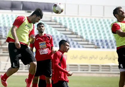 مسلمان در فهرست ۲۰ نفره پرسپولیس برای دربی
