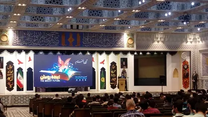دانشجویان نخبه گروه آزمایشی ریاضی با امام هشتم تجدید میثاق کردند