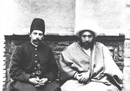 ما برای آنکه ایران خانه شیران شود رنج دوران برده&zwnj;ایم / ایران در غل و زنجیر سلطنت