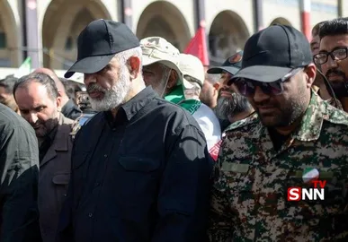 حضور سردار وحیدی در مراسم اقامه نماز بر پیکر آقای شهید ایران