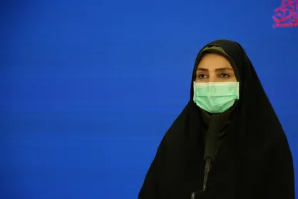 لاری: در روز&zwnj;های بارانی با چتر در شهر تردد کنید؛ ماسک خیس محافظتی در برابر کرونا ندارد