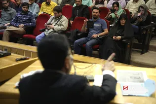 مناظره مصطفی تاجزاده و محمود نبویان در دانشگاه شریف
