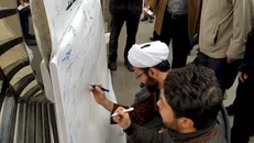 دانشجویان دانشگاه تبریز در مخالفت با لایحه بودجه طوماری امضا کردند
