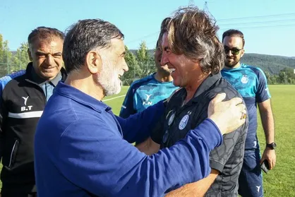 آجورلو: باشگاه با تمام توان در کنار شماست