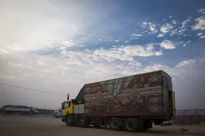 سفیر آفتاب با اجرای سرود به استقبال زائران اربعین می&zwnj;رود