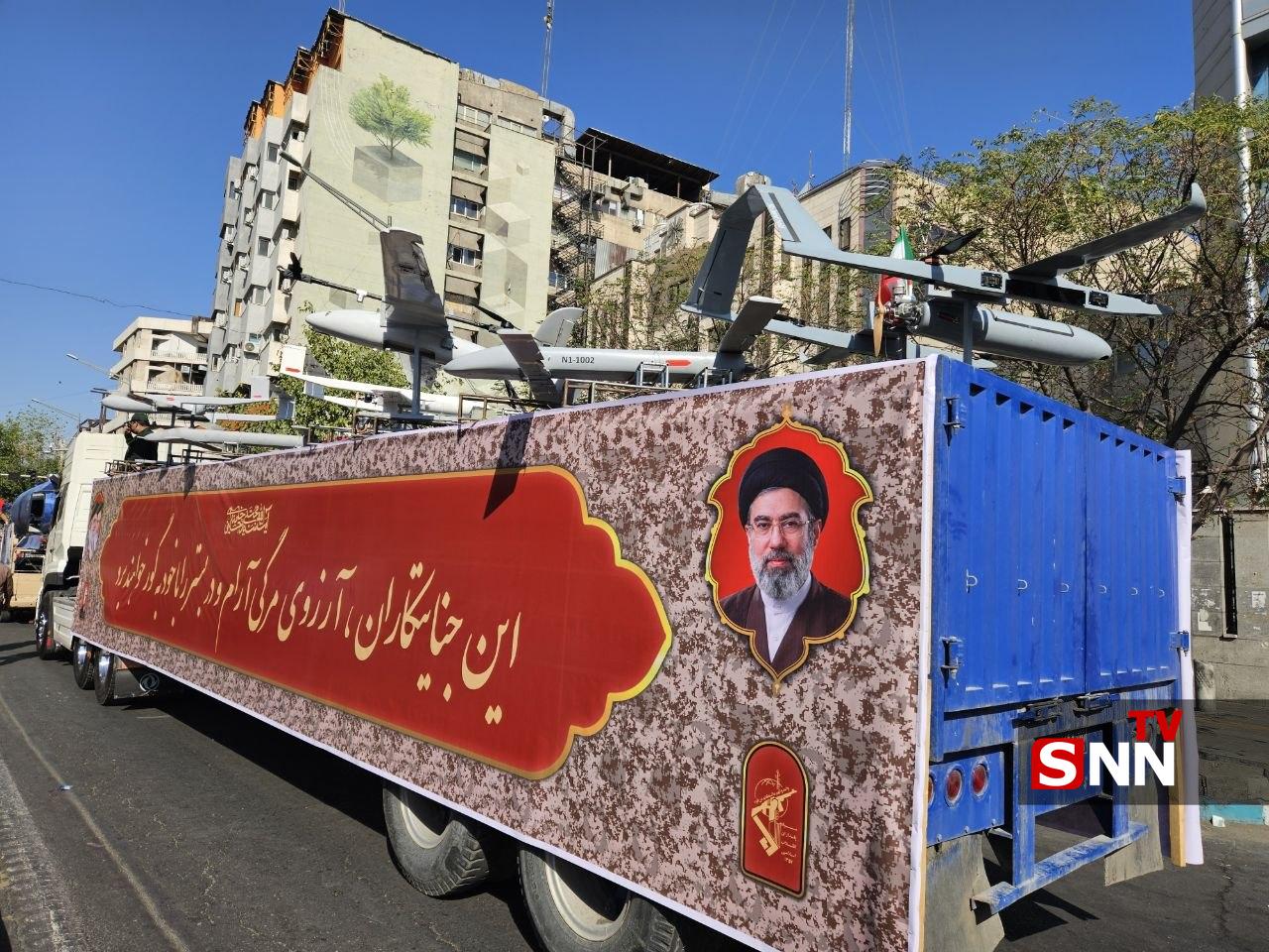 به نمایش گذاشتن پهپادهای ایرانی در رزمایش جانفدایان + فیلم و عکس به نمایش گذاشتن پهپادهای ایرانی در رزمایش جانفدایان + فیلم و عکس