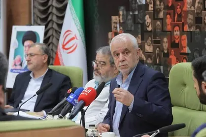 استفاده از تجربیات خانواده&zwnj;های شهدای جنگ تحمیلی ۱۲ روزه ضروری است/ تاکید بر هوشمندی، تدبیر و هوشیاری مستمر در مقابل تهدیدها