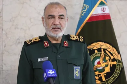 سردار سلامی: مادران شهدا و زنان ایثارگر پایه&zwnj;های عزت ملت را استوار نگاه داشته&zwnj;اند