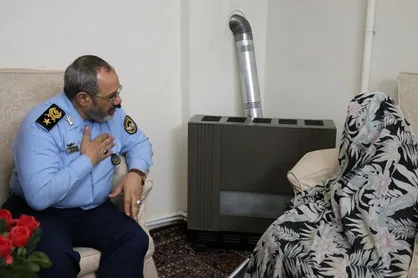 فرمانده نیروی هوایی ارتش با خانواده شهید برومند دیدار کرد