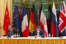 از نطنز تا وین