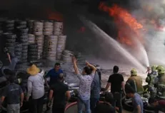 وقوع حریق گسترده انبار کالا در محدوده بازار تهران