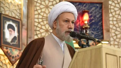 پایه‌های اصلی اقتصاد مقاومتی در کلام امام جمعه شیراز