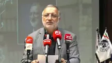 یکی از خودروسازان مشهور که دو شریک هستند یکی ممنوع الخروج و دیگری ممنوع الورود می‌خواهند ۱۳۰ هکتار زمین بگیرند؛ سه بار رفتیم خراب کردیم!