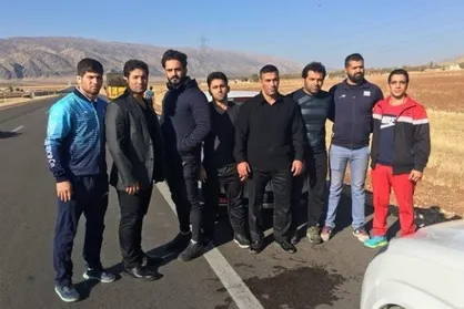 یاری مردم زلزله زده توسط کشتی&zwnj;گیران تیم&zwnj;های ملی آزاد