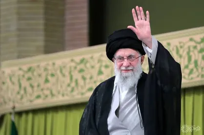 پنجره متفاوتی از آخرین حضور و سخنرانی رهبر شهید انقلاب در مراسم عزاداری اربعین حسینی در حسینیه امام خمینی(ره) + فیلم