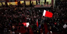 ویدئو عزاداری و سینه زنی طوفانی بحرینی ها در حرم امام حسین (ع) -  اربعین ۱۴۴۵