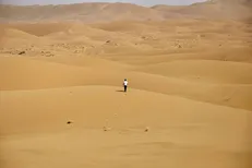 مفقودی ۱۵ گردشگر در کویر طبس/ عملیات جستجو ادامه دارد