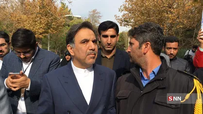 روایتی از مطالبه&zwnj;ی دانشجویان دانشگاه فردوسی از آخوندی/ ماجرای عکس و صندلی&zwnj;های خالی چه بود؟!