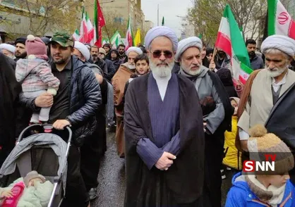 تصویری از حضور آیت&zwnj;الله اعرافی در راهپیمایی روز قدس