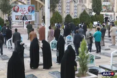 تجمع دانشجویان کرمانی در محکومیت ترور شهید فخری‌زاده کنار مزار حاج قاسم سلیمانی برگزار شد