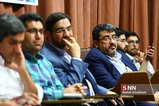 فواد ایزدی تحلیلگری سیاسی