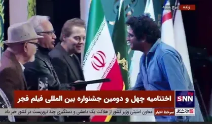 اهدای سیمرغ بلورین بهترین تدوین به حسن حسندوست برای فیلم &laquo;پرویزخان&raquo;