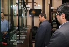 همتی: بانک مرکزی در بازار ارز حضور فعال دارد