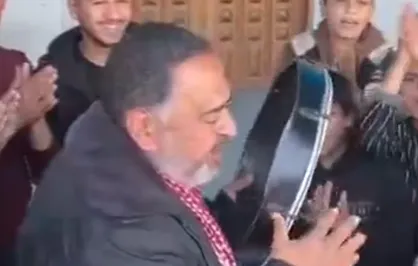 لحظه ورود شماری از اسرای فلسطینی آزادشده به غزه